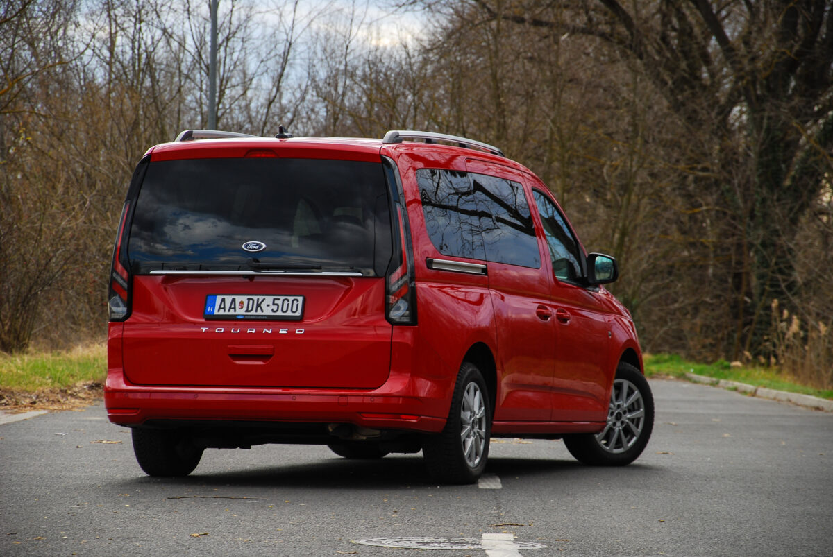 FORD TOURNEO
