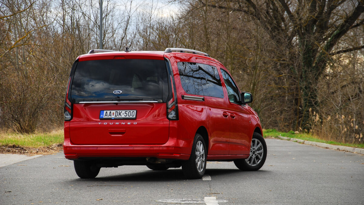FORD TOURNEO