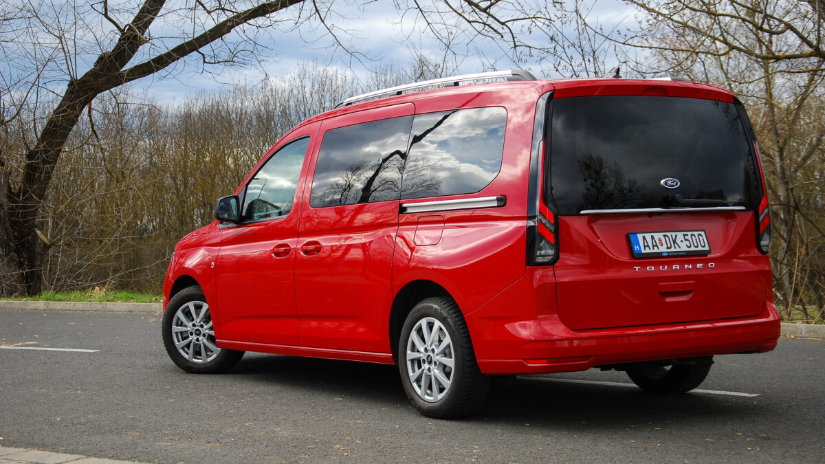FORD TOURNEO