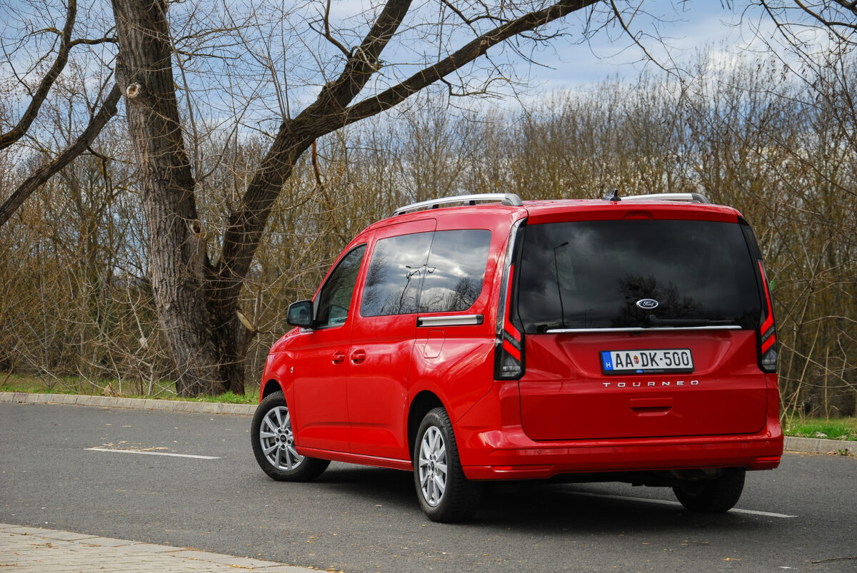 FORD TOURNEO