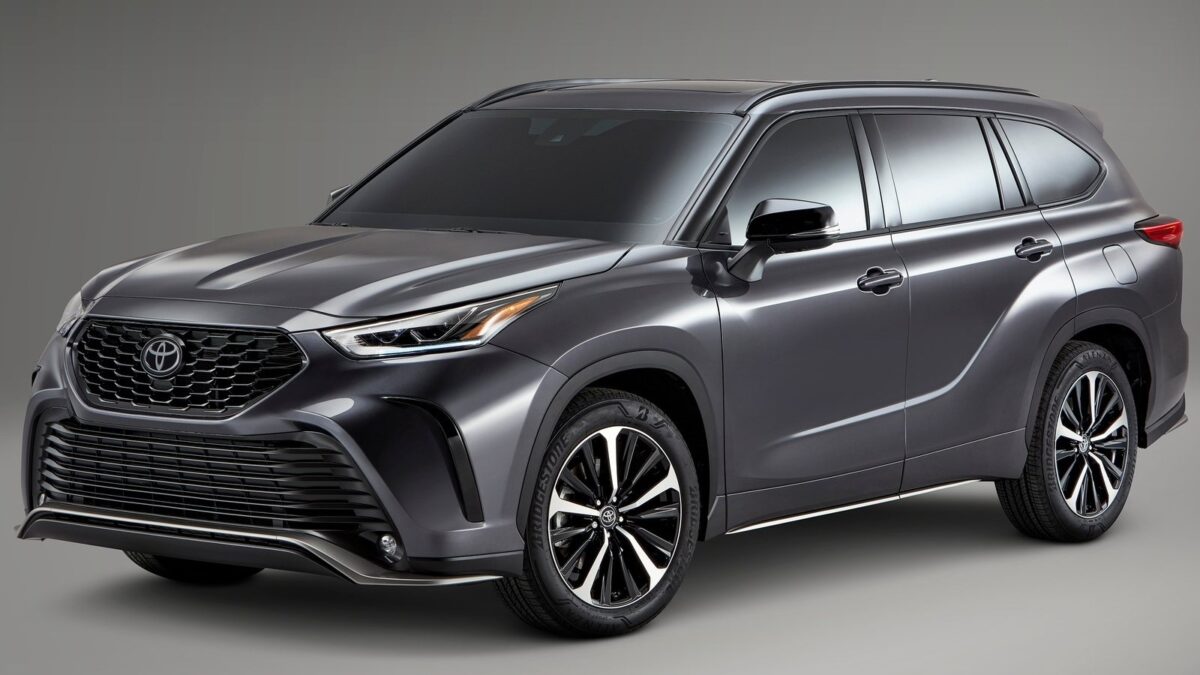 TOYOTA HIGHLANDER
