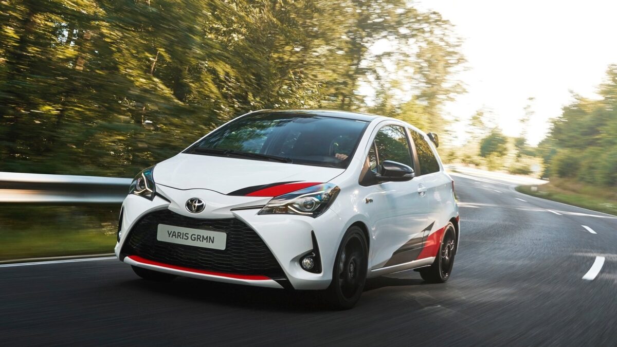 TOYOTA YARIS