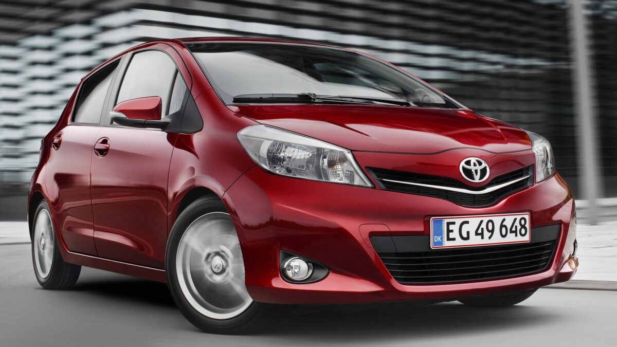 TOYOTA YARIS
