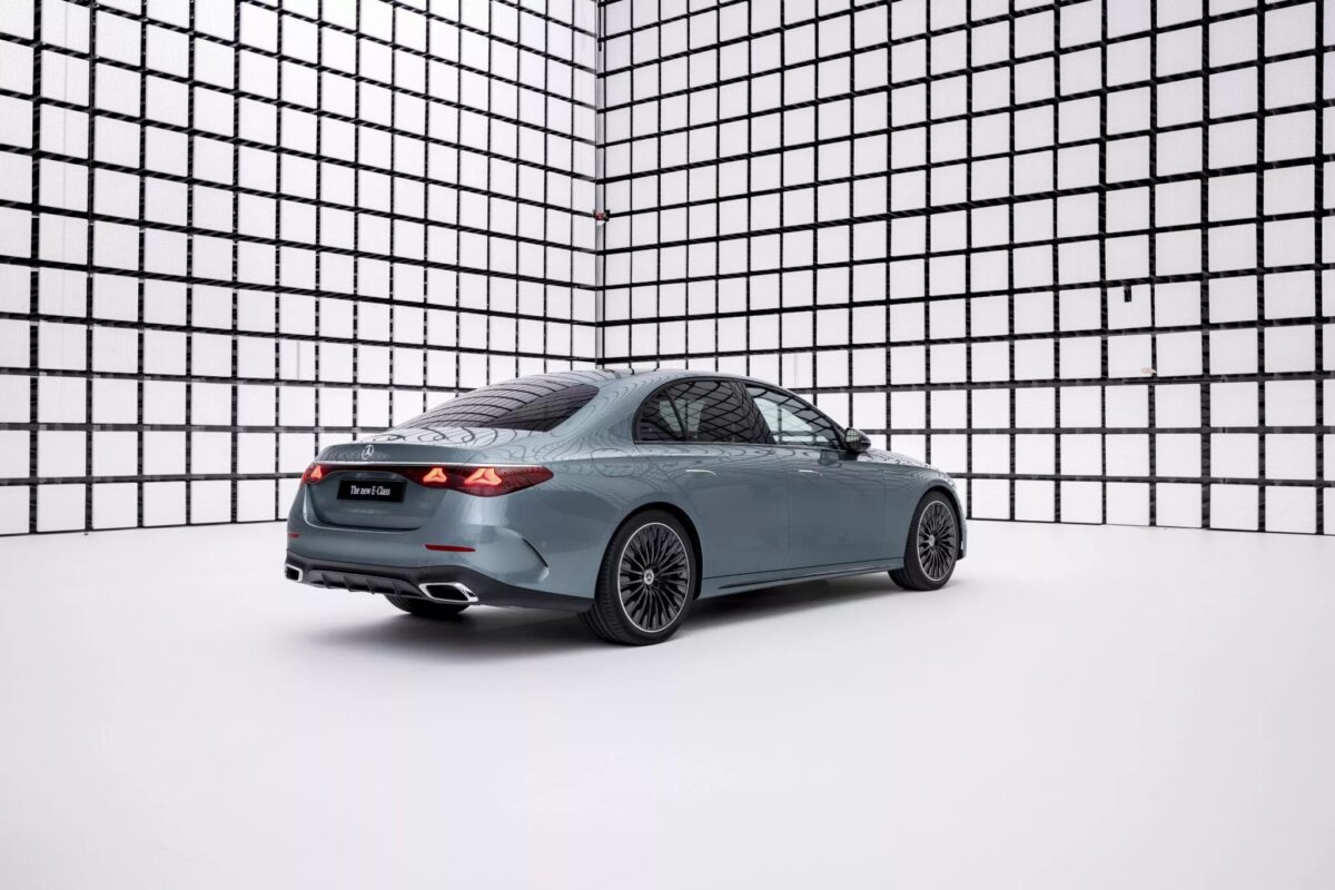 MERCEDES-BENZ