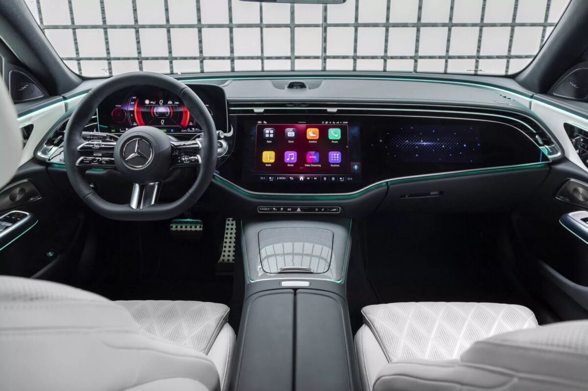 MERCEDES-BENZ