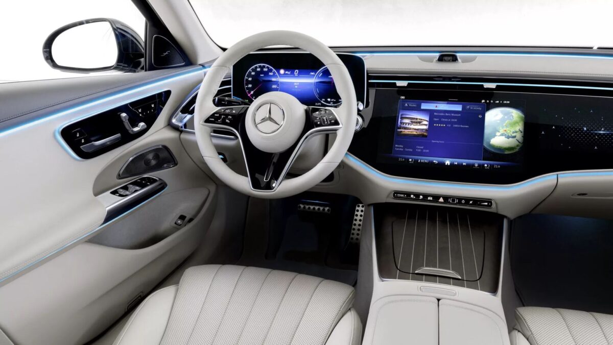 MERCEDES-BENZ
