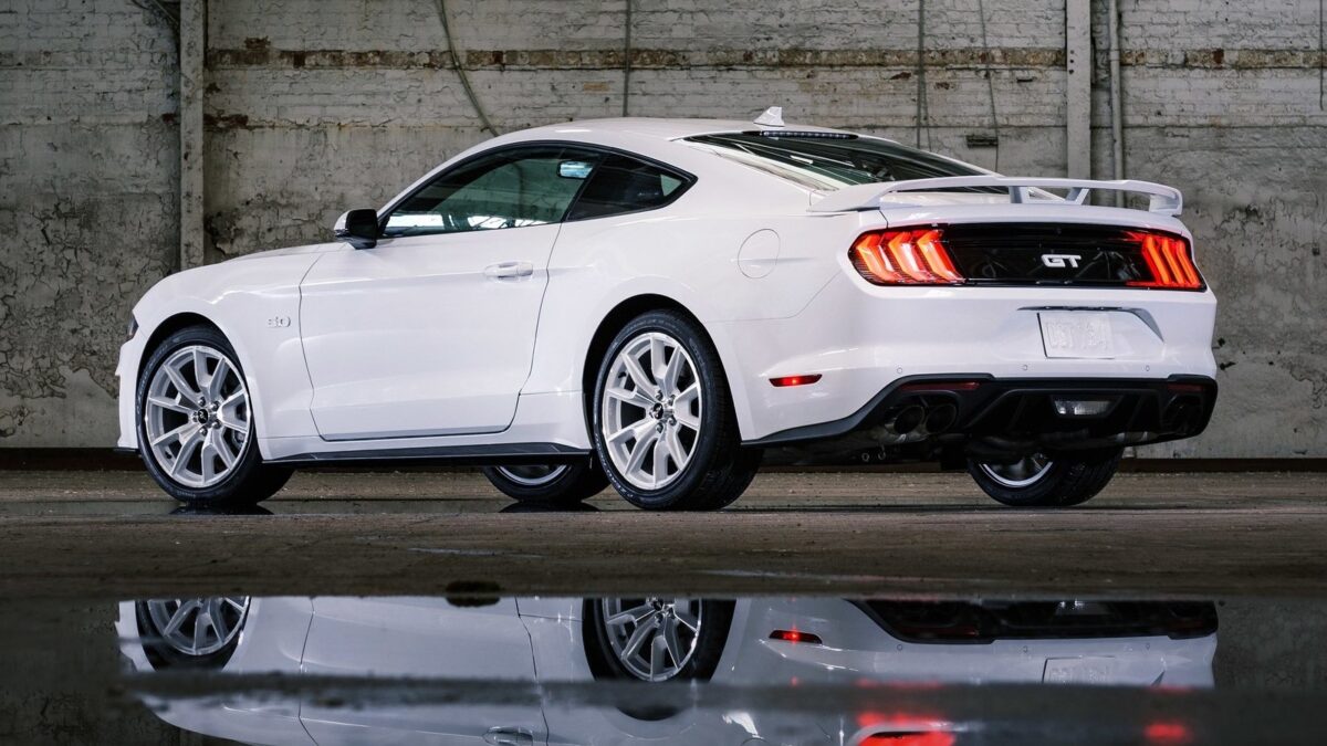 FORD (USA) MUSTANG