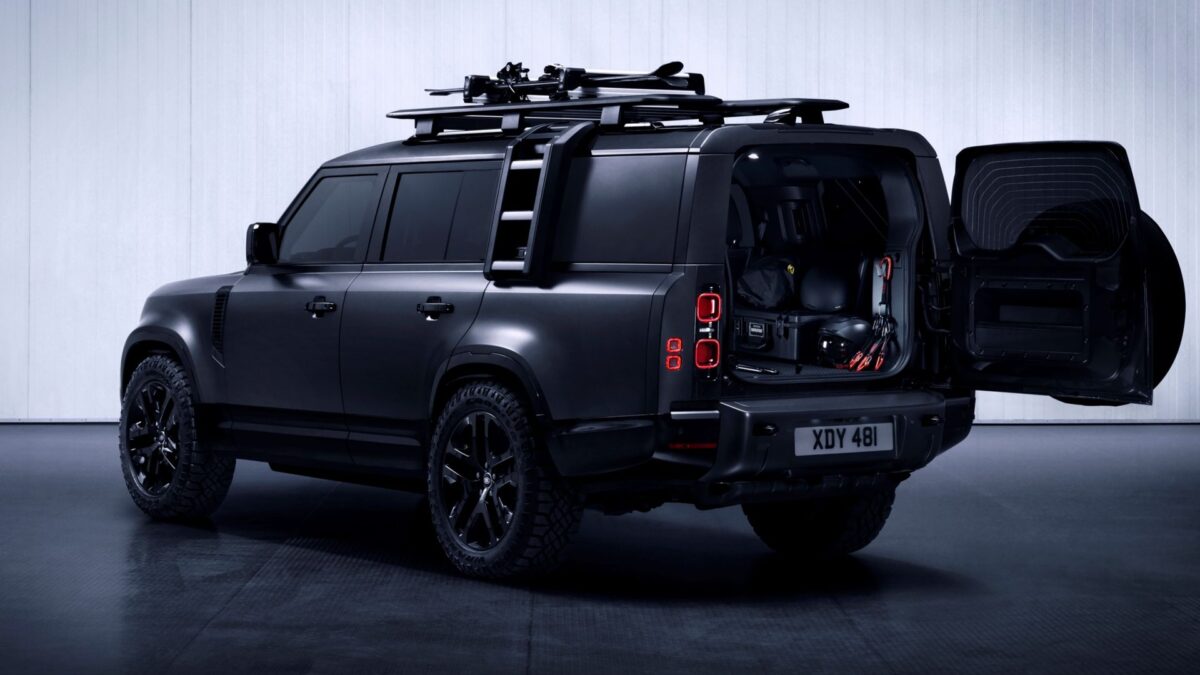 LAND ROVER DEFENDER
