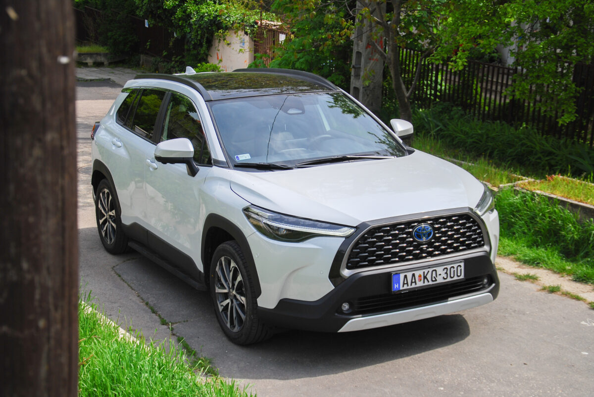 TOYOTA COROLLA CROSS