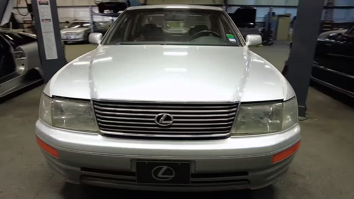 LEXUS
