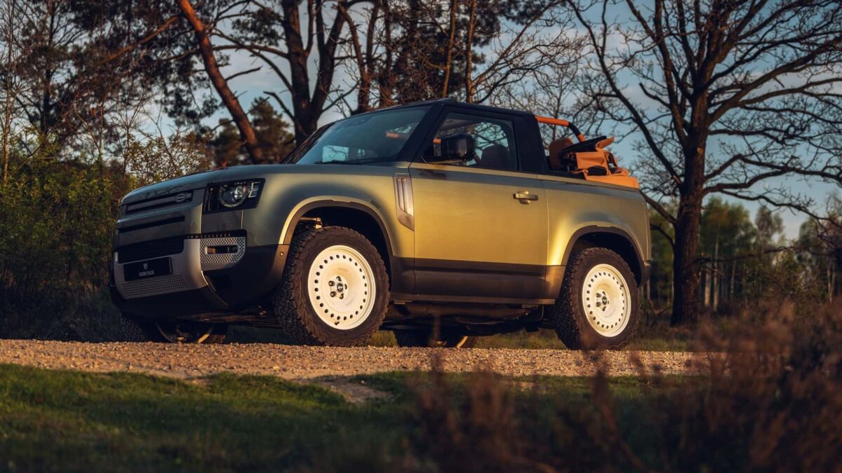 LAND ROVER DEFENDER