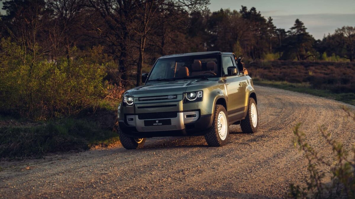LAND ROVER DEFENDER