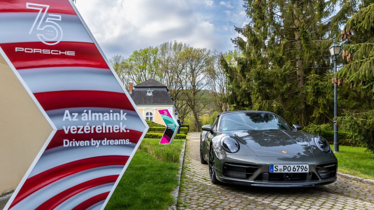 PORSCHE