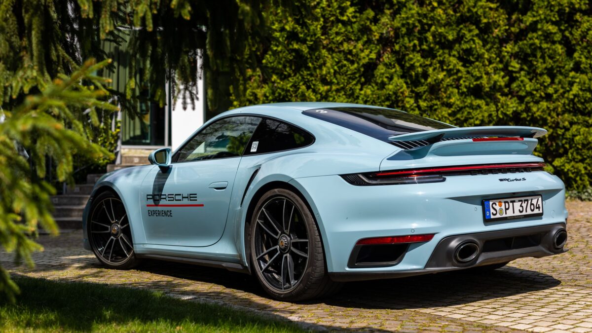 PORSCHE