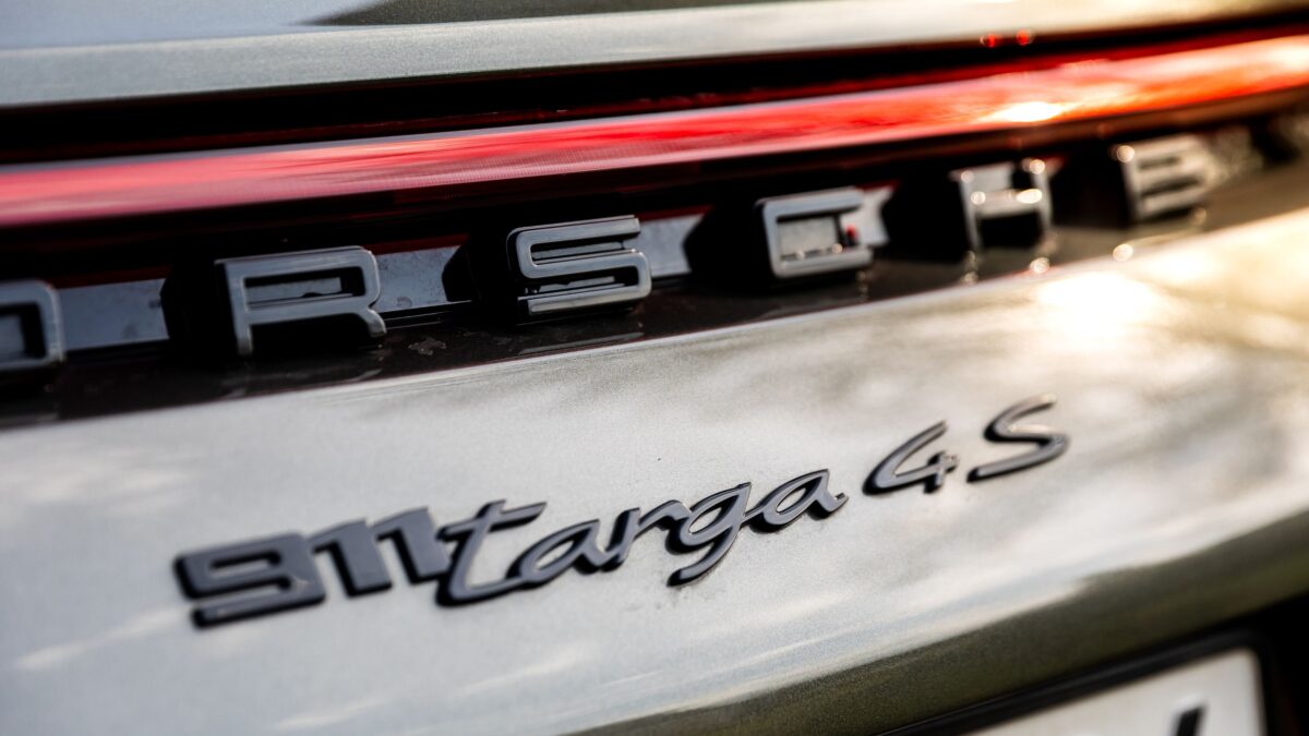 PORSCHE