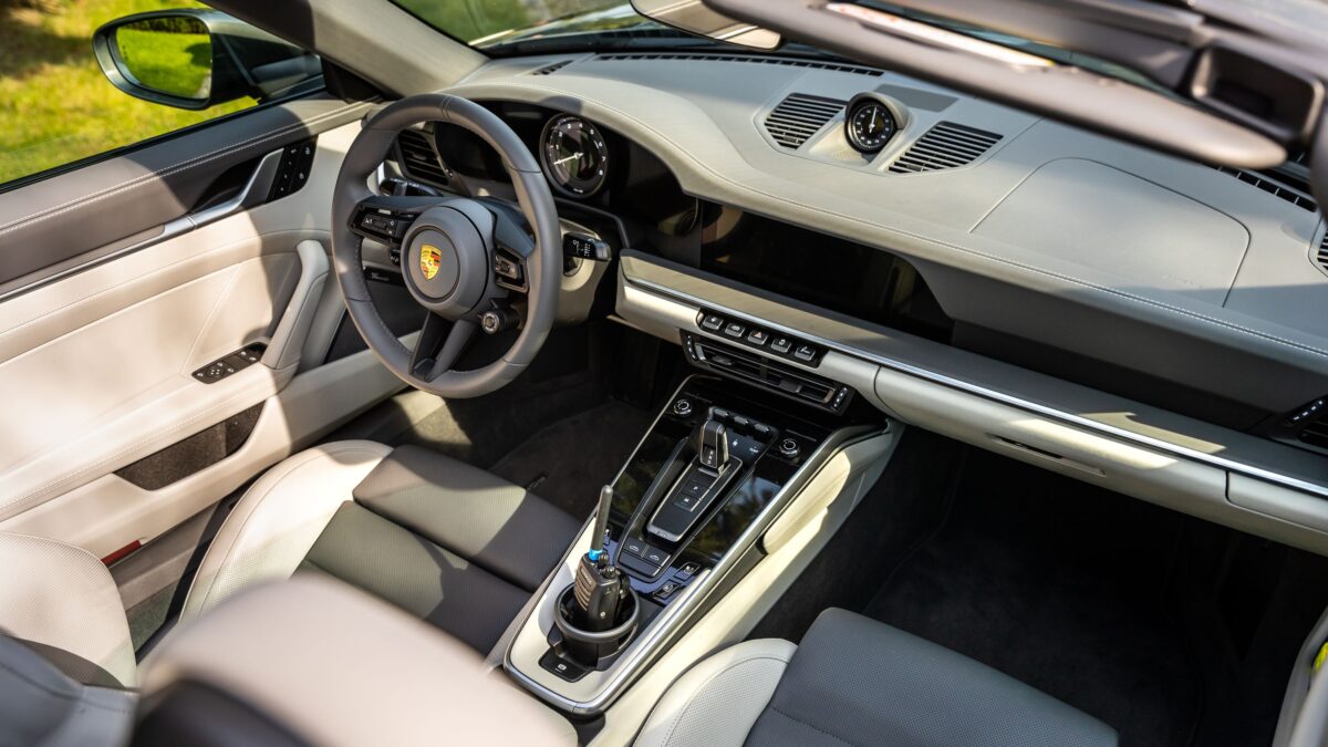 PORSCHE