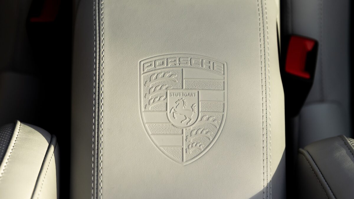 PORSCHE