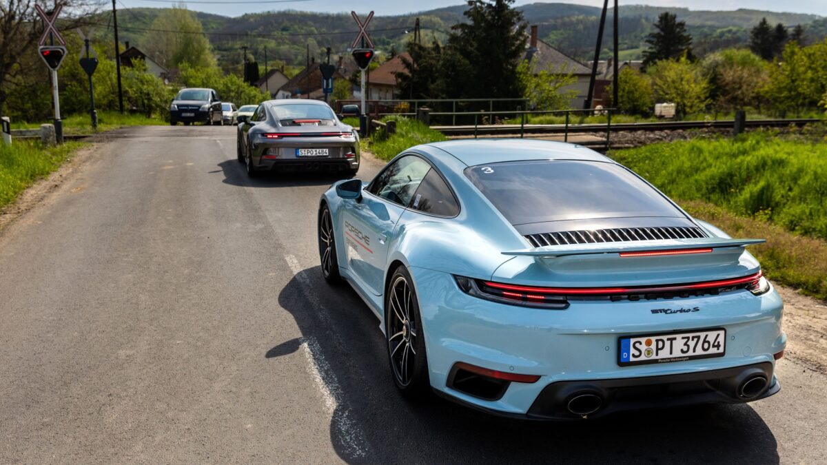 PORSCHE