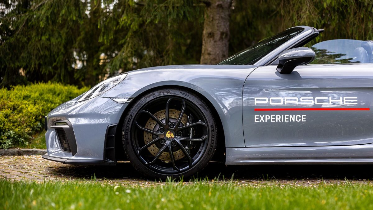 PORSCHE