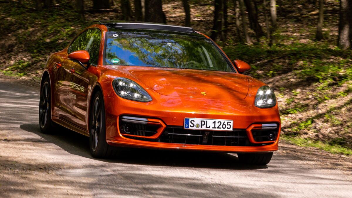 PORSCHE