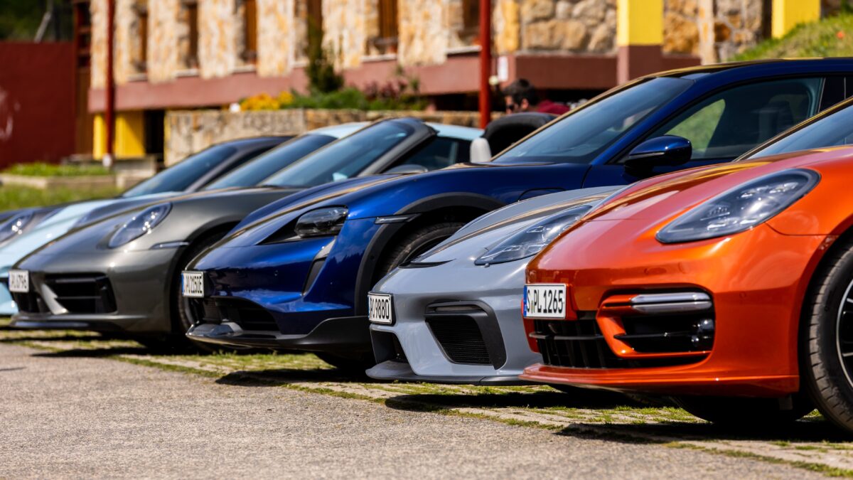 PORSCHE