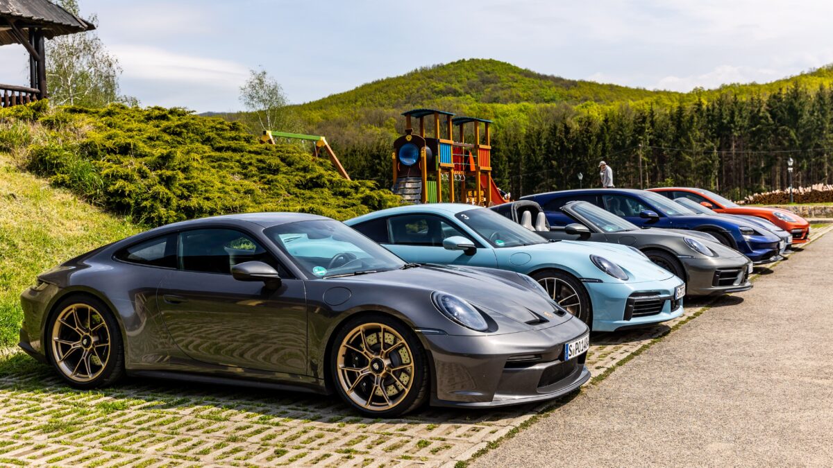 PORSCHE