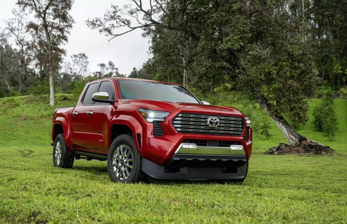 TOYOTA TACOMA