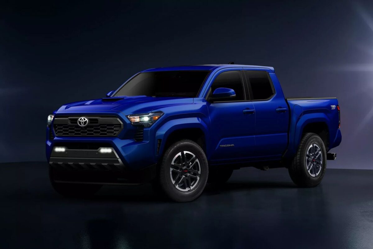 TOYOTA TACOMA