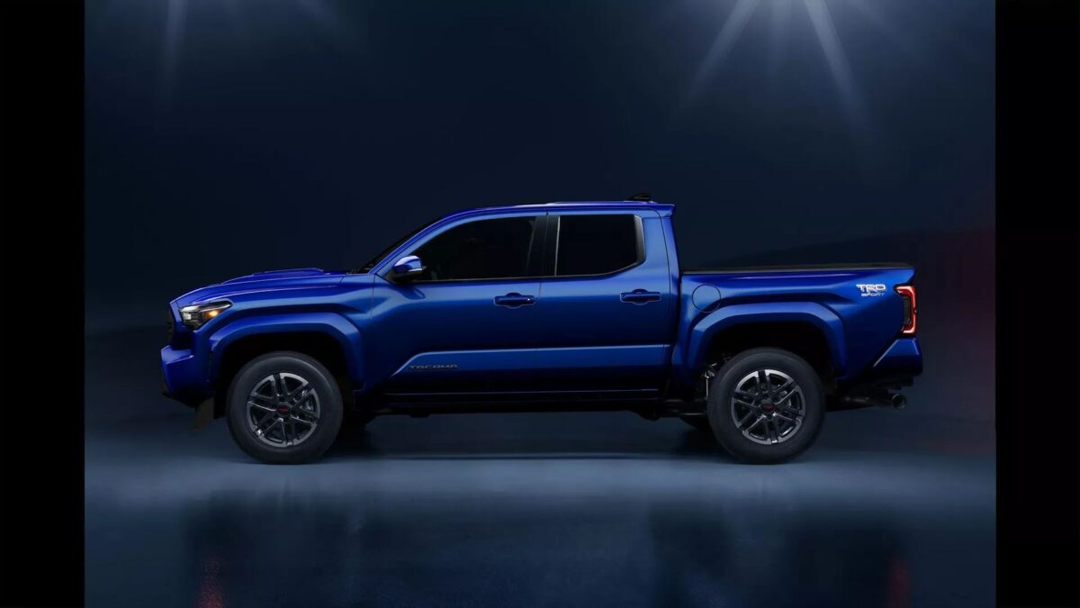 TOYOTA TACOMA