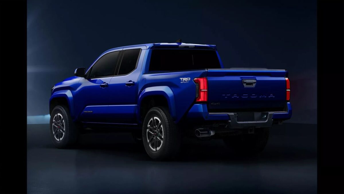 TOYOTA TACOMA