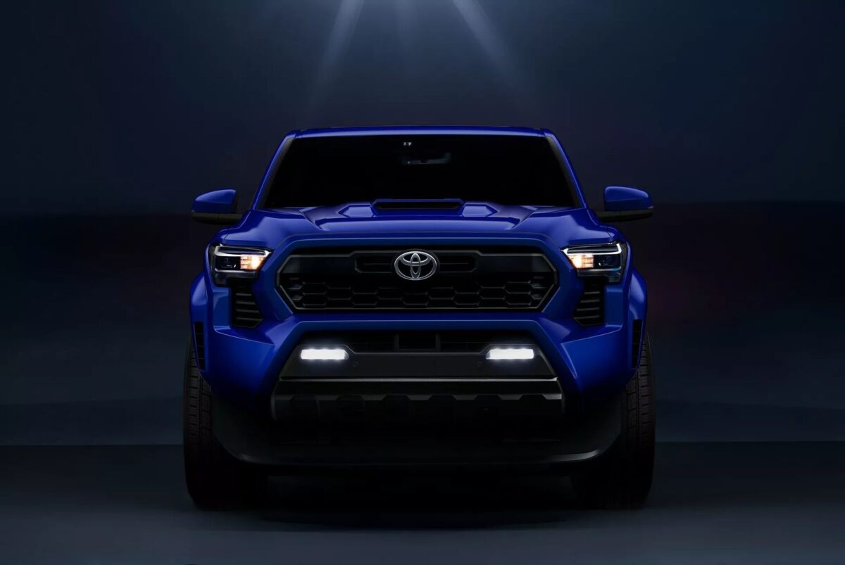 TOYOTA TACOMA