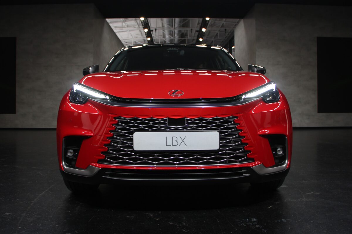 LEXUS