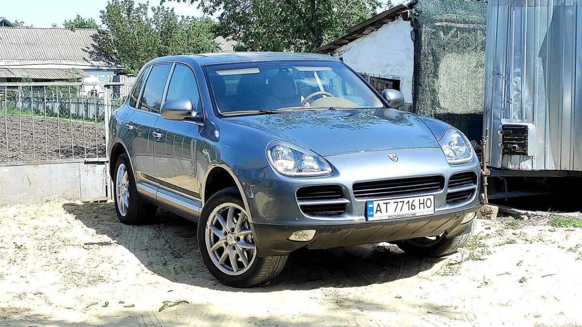 PORSCHE CAYENNE