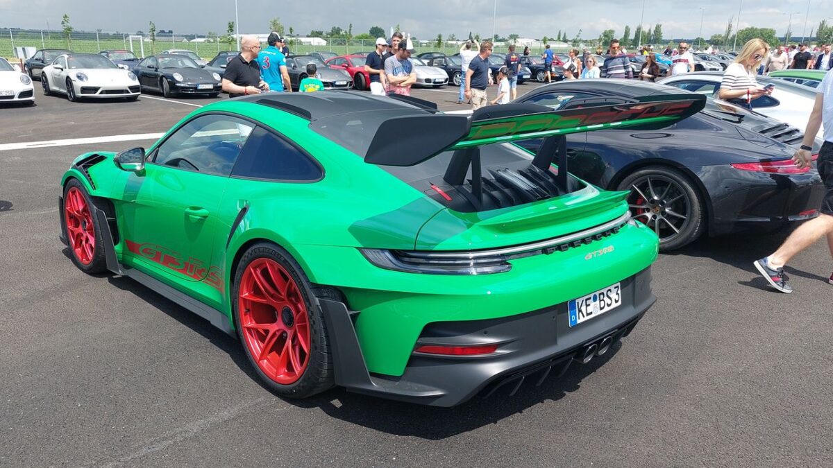 PORSCHE