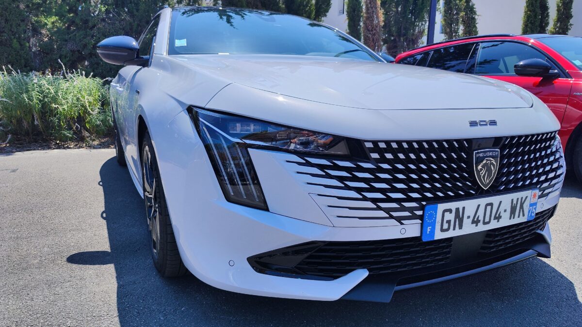 PEUGEOT