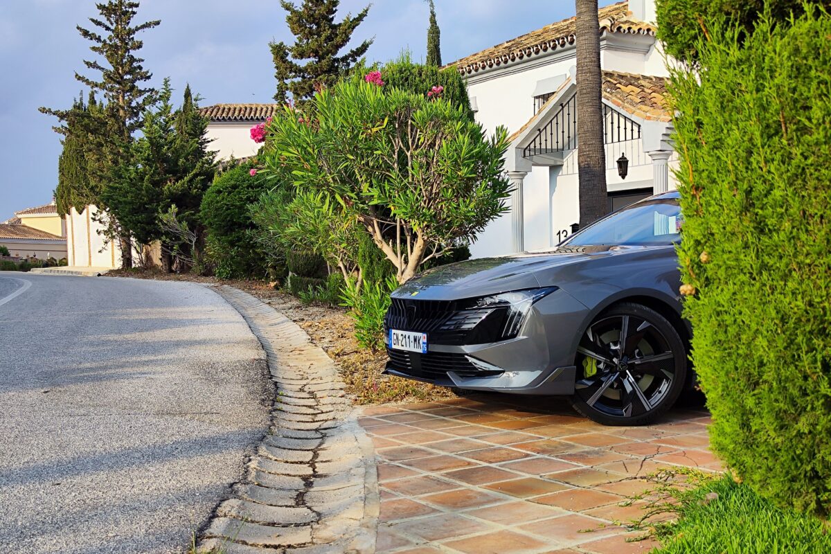 PEUGEOT
