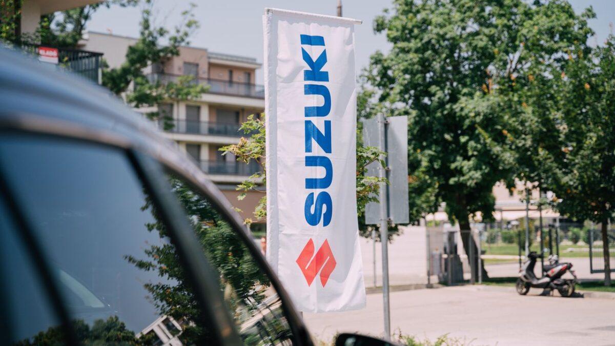 SUZUKI