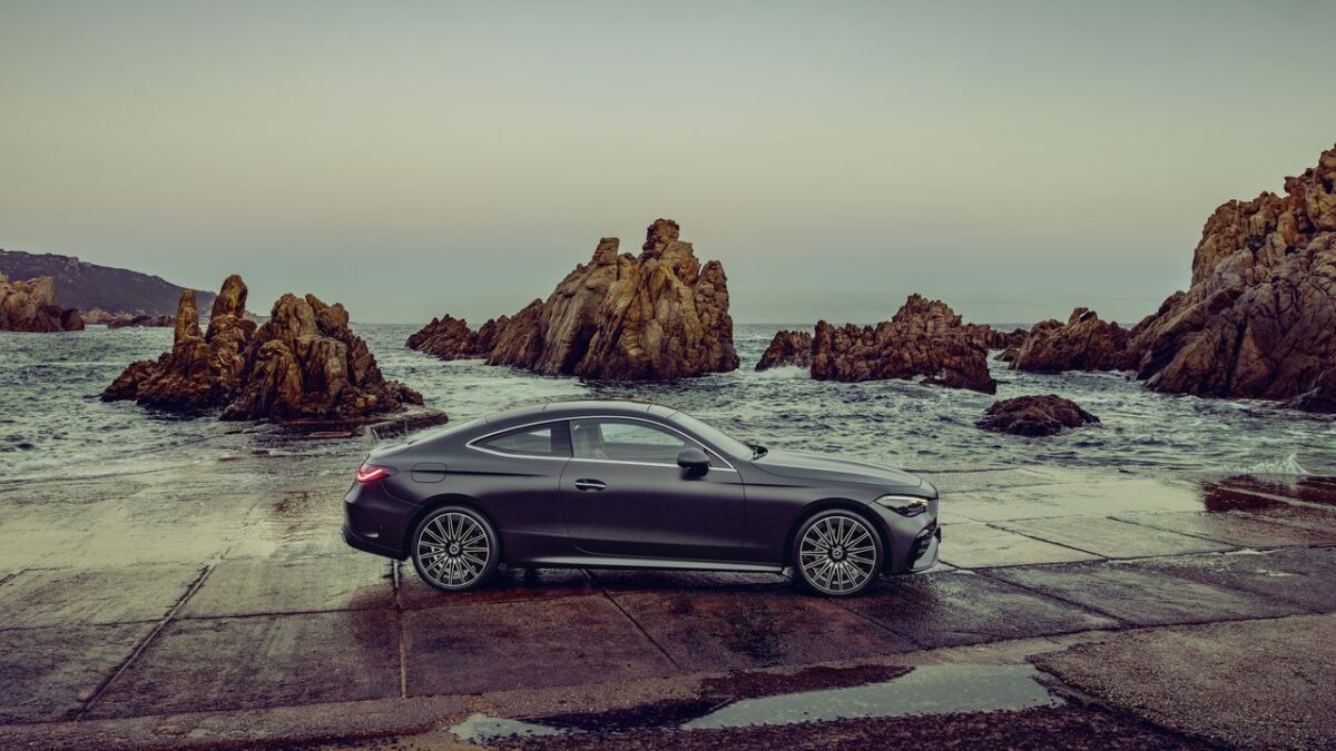 MERCEDES-BENZ