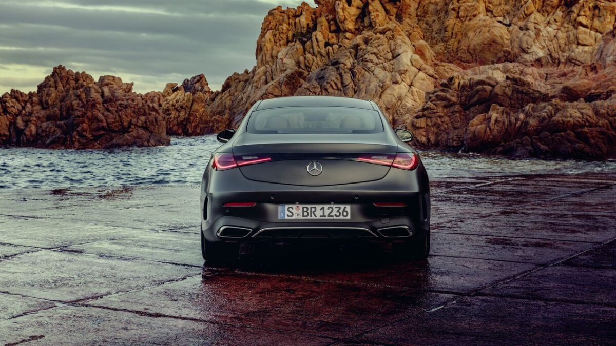 MERCEDES-BENZ