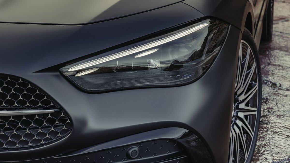 MERCEDES-BENZ