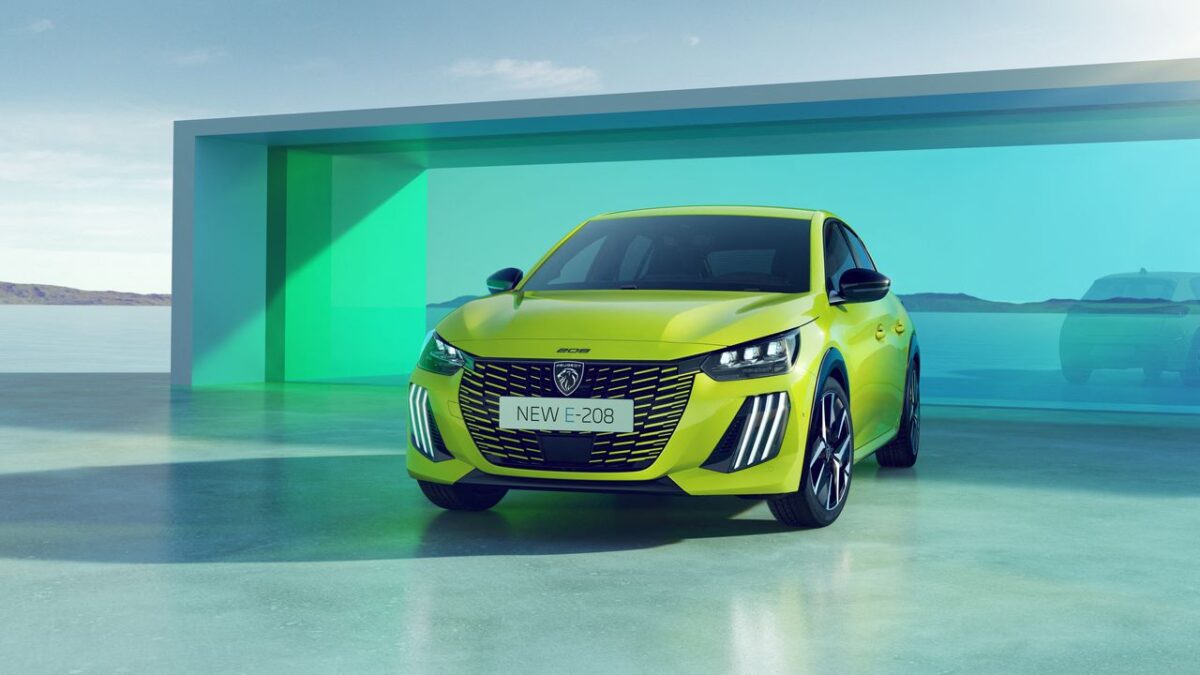 PEUGEOT 208
