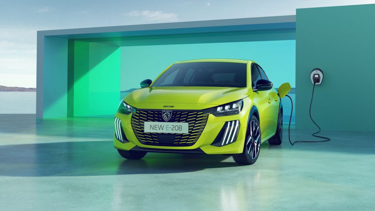PEUGEOT 208