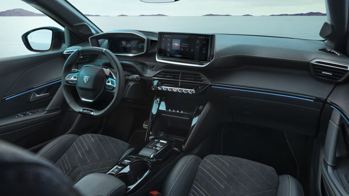 PEUGEOT 208