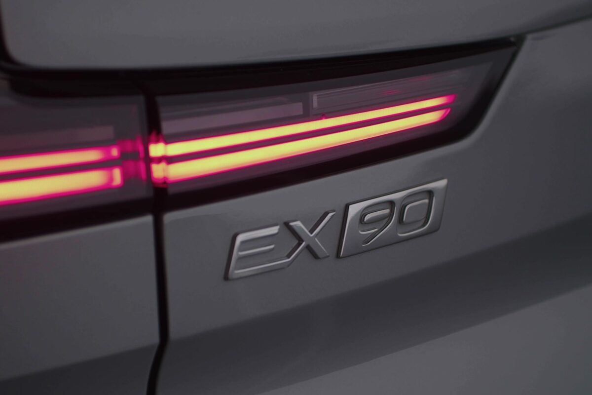 VOLVO