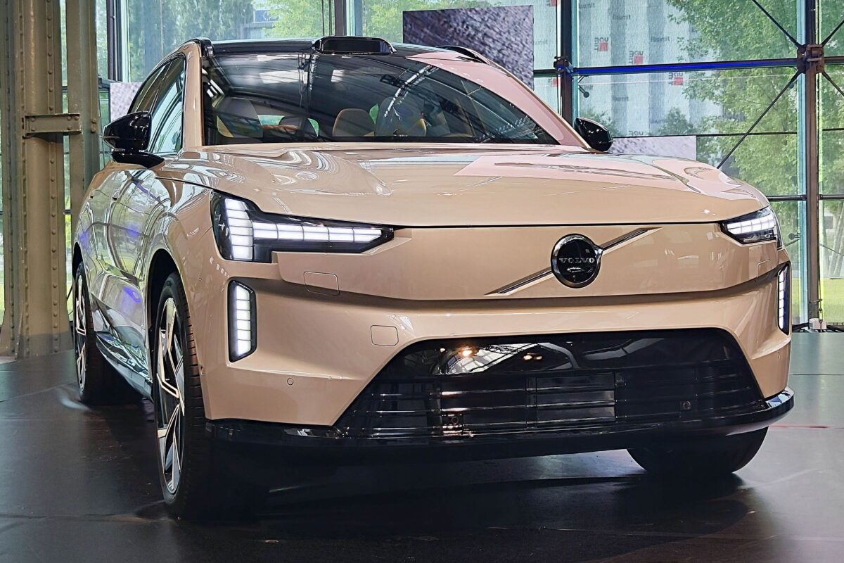 VOLVO