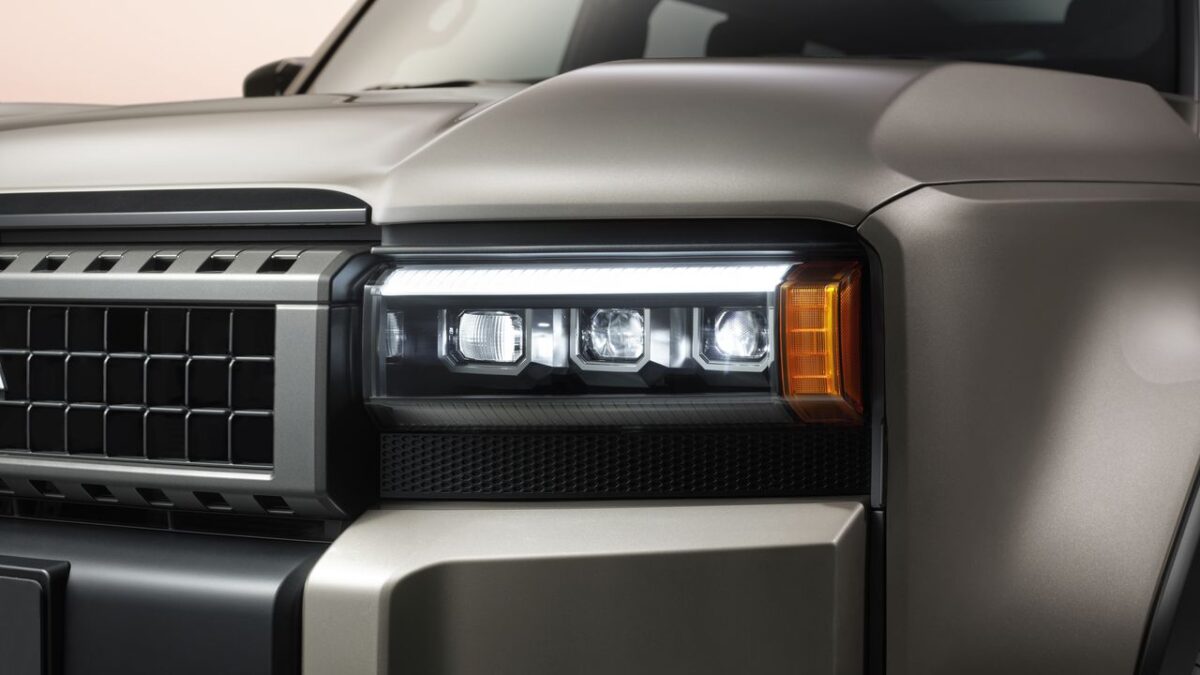 TOYOTA LAND CRUISER