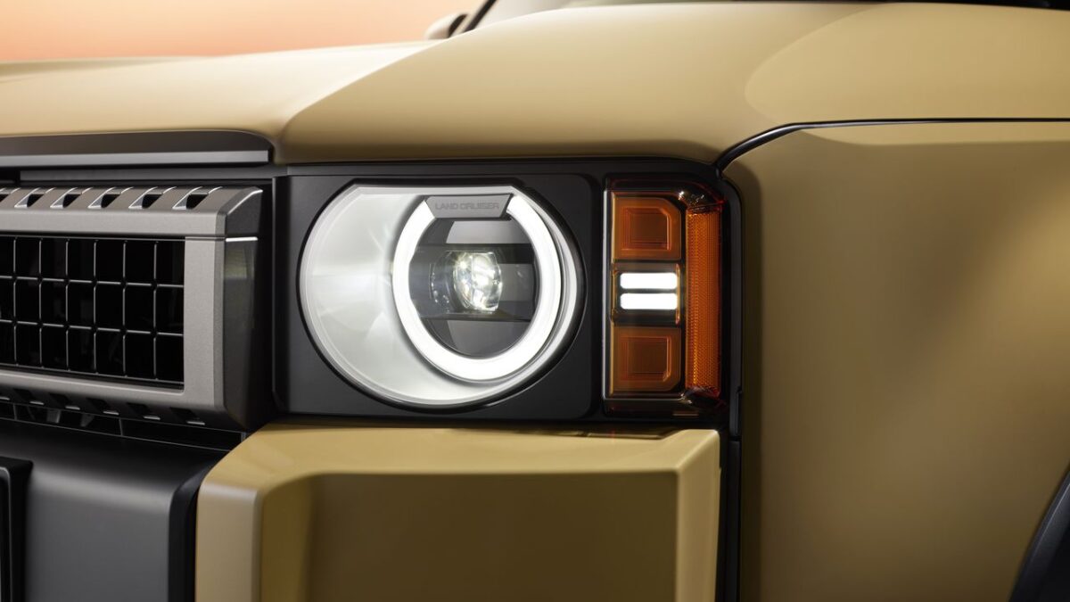 TOYOTA LAND CRUISER