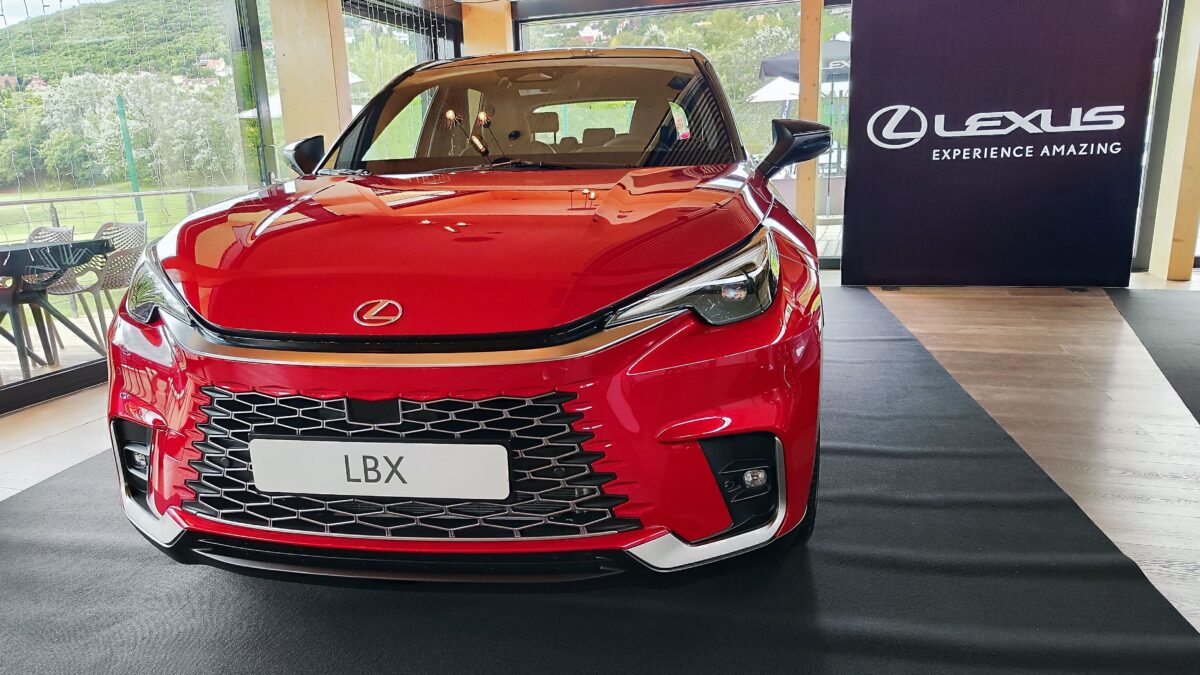 LEXUS