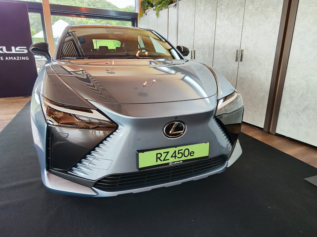 LEXUS