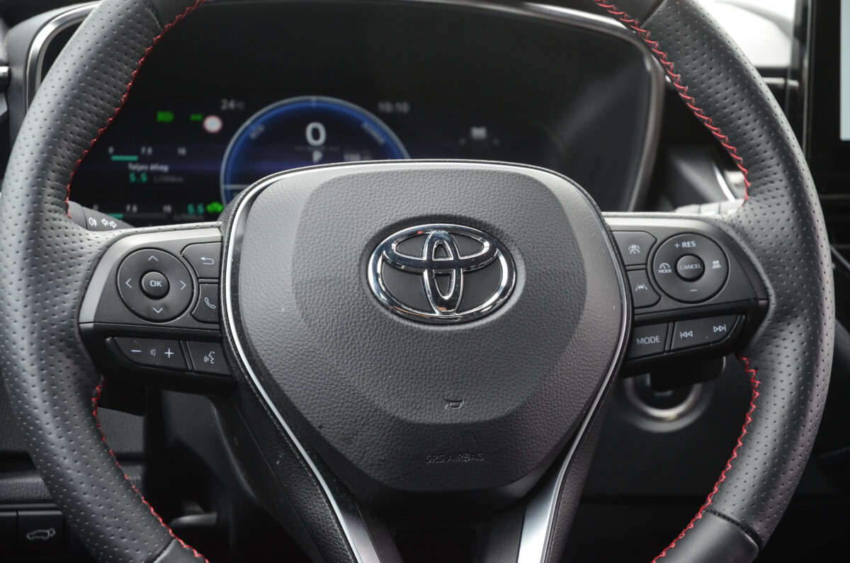 TOYOTA COROLLA
